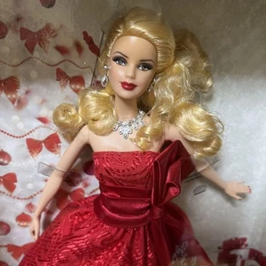 Holiday Barbie 2012 Christmas Limited - Picture 1 of 3