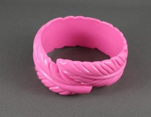 Pink leaf bangle bracelet plastic feather bangle 8.25" size circumference - Picture 1 of 11