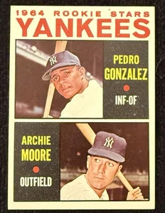 1965 Topps #581 ⚾️ NY Yankees Rookie Stars ⚾️ Pedro Gonzalez • Archie Moore - Picture 1 of 6