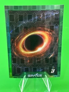 2025 Cardsmiths Space Galactic Gemstone Refractor Emerald #5 Black Hole 28/99 NM - Picture 1 of 15
