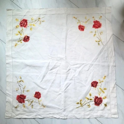 Antiga Sociedade de Seda Bordada à Mão Linho ROSAS VERMELHAS/SALMÃO Guardanapo Topper Excelente Estado Usado  - Imagem 1 de 4
