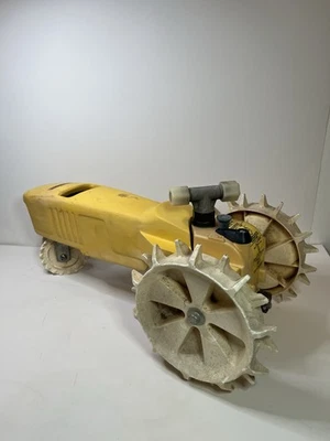 De colección NELSON 1865 TREN DE LLUVIA HIERRO FUNDIDO TRACTOR VIAJE CÉSPED Aspersor Para Piezas Foto 1 de 4