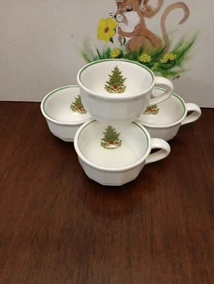 Pfaltzgraff Christmas Heritage Taza Blanca con Diseño de Árbol de Navidad Juego de 4 Foto 1 de 4
