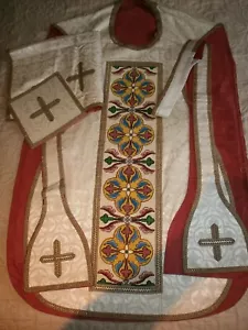 ANCIENNE CHASUBLE BLANCHE+ETOLE+MANIPULE+BOURSE+VOILE CALICE/DAMASSé BRODERIE - Picture 1 of 15