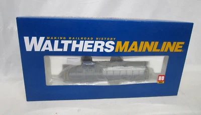 Walthers HO Scale CSX CSXT EMD GP9 Ph 2 Diesel Locomotive #1834 NOS DCC Sound - Image 1 of 4