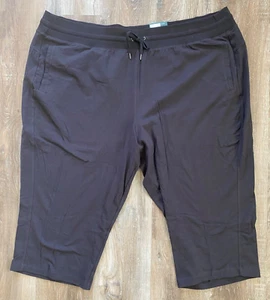 TEK GEAR NEW Black Straight-Leg Mid-Rise Capri Pants~Ladies Size 3X~NWT - Picture 1 of 4