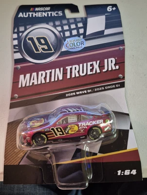 Bajo NASCAR Authentics 2025 Wave 1 Martin Truex Jr Pro Shops Liquid Color Chase Foto 1 de 4