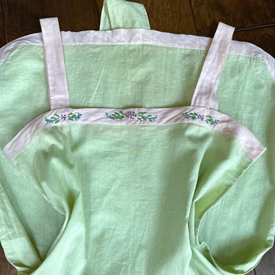 Química de peluche antigua de algodón bordado verde y rosa pistacho de los años 20 Foto 1 de 4