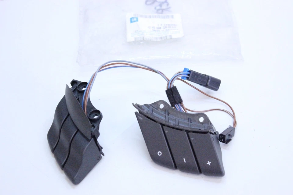 ORIGINAL OPEL Corsa C Combo Tasten Lenkrad radio 24402595 OVP - Bild 1 von 1