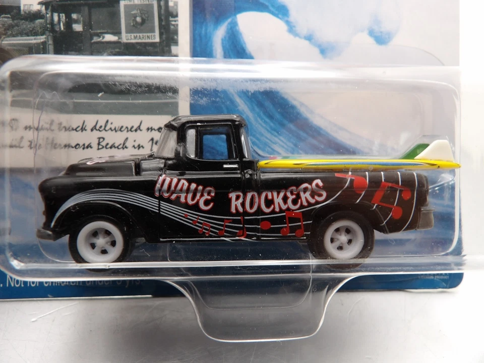 1970 Dodge Dart With Two Surfboards 2001 Johnny Lightning Surf Rods 1 64