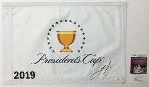 Prendedor firmado por Joaquín Niemann The President's Cup 2019 - JSA #AZ58946 - Imagen 1 de 4