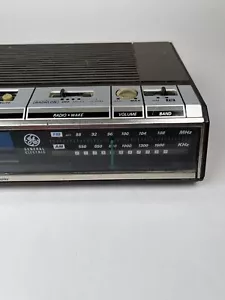 Vintage Ge General Electric Modell 7-4646A DIGITALER RADIOWECKER blaues Display - Bild 1 von 17