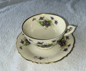 Syracuse China Federal Shape cups and saucers Violets - Picture 1 of 10