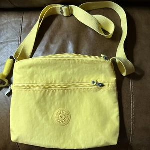 Kipling Shoulder Bag Crossbody Lovely Light Yellow - Picture 1 of 2