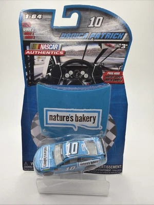 #10 DANICA PATRICK NATURE'S BAKERY WAVE-1 2017 LIONEL NASCAR 正品 1/64 — 第 1/2 张图片