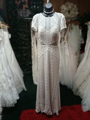 Vestido de noiva de renda marfim manga curta tamanho 8 - Imagem 1 de 2