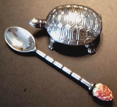 schöne kleine  Schildkröten-Saliere / Pillen / Süßstoff - Metall  6,5x 4x 2,5cm - Bild 1 von 4