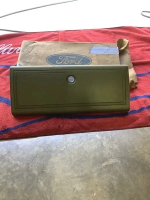 NOS 1975-77? Puerta guantera Lincoln Continental D5VY-6006024-G Foto 1 de 4