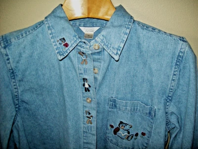 Chaqueta vaquera CHRISTOPHER & BANKS talla M vintage 2003 parche de oso embriodado Foto 1 de 4