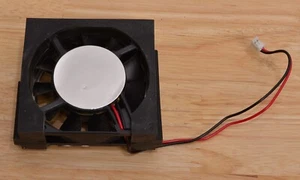 DOBRE CZĘŚCI ICOM IC-706 - WENTYLATOR Z CICHYM GUMOWYM MOCOWANIEM AMORTYZATORA - Zdjęcie 1 z 2