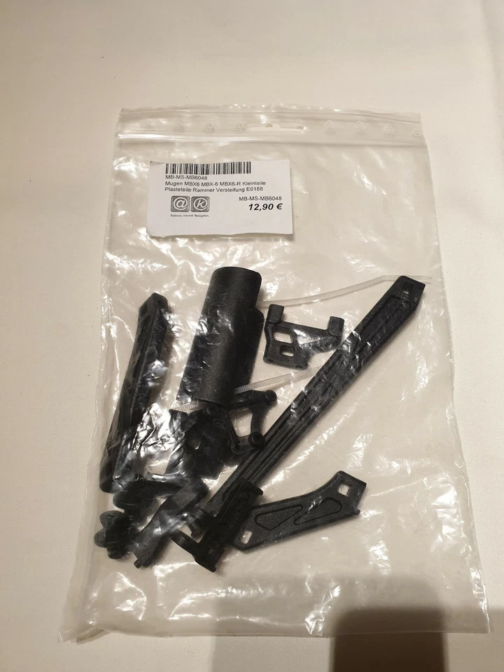 Mugen Seiki 1:8 Kleinteile, Plastikteile, Rammer für MBX-6 R E0188, NEU - Bild 1 von 1