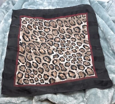 Bufanda de seda con estampado de leopardo Symphony Desig Foto 1 de 4