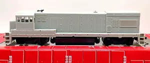 HO ATLAS 8651 GE U23B UNDECORATED - Picture 1 of 2