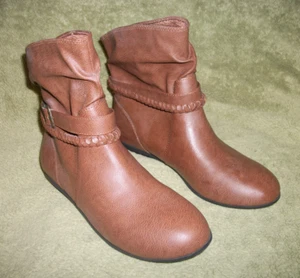 NEW WOMEN'S SIZE 9.5 BROWN FAUX LEATHER ANKLE BOOTS 7" H BUCKLE DETAIL - Picture 1 of 6
