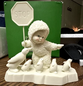 Dept 56 School Crossing Penguins Figurine Snowbabies 69668 2006 - Picture 1 of 7