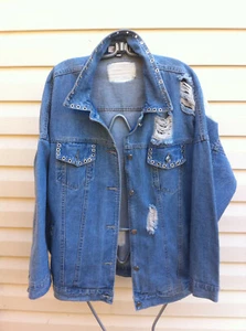 PINK DIAMOND LIGHT DENIM BLUE RIPPED/STUDDED JACKET SIZE: M NN - Picture 1 of 4