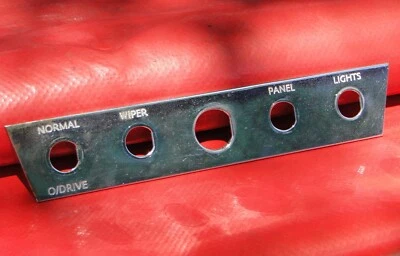 Panel de interruptores de tablero con bisel cromado Austin Healey 3000 BJ8 LHD con OD GENUINO AHB6411 Foto 1 de 4