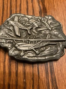 Vintage Zinn Gürtelschnalle Cessna 172 Piper Cherokee Vtail Bonanza Flugzeug - Bild 1 von 4