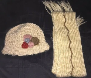 LADIES BEIGE HAT AND SCARF SET - Picture 1 of 6