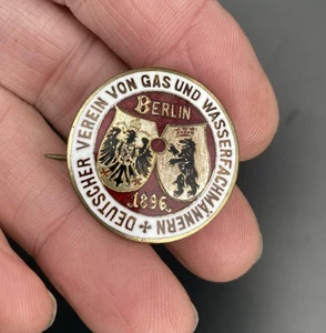 email. Anstecknadel - Deutsch. Verein v. Gas u. Wasserfachmänner - Berlin 1896 - Picture 1 of 4