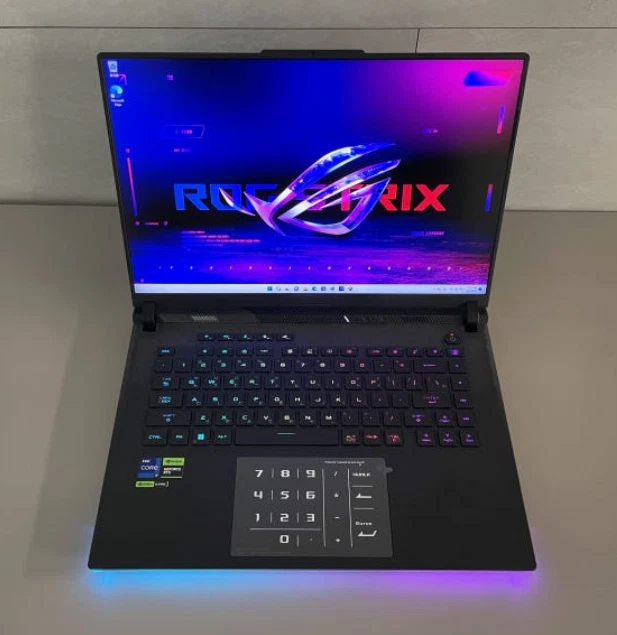 ASUS ROG Strix Scar 16 G635LX-RW047W / Win11 16" RTX5090 Ultra9 32Go/2To - Photo 1/1