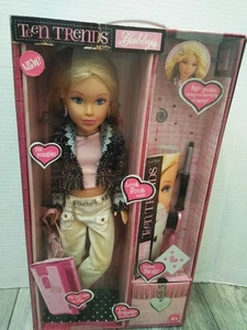 2005 Teen Trends Gabby Fashion vestiti armadio 17" bambola Mattel (H8089) NUOVO - LEGGI - Foto 1 di 14