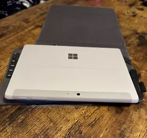 Microsoft Surface Go (1824) - Picture 1 of 12