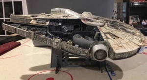 Millennium Falcon Fine Molds Style Ständer für AMT ERTL Falcon Modellbausatz - Bild 1 von 4