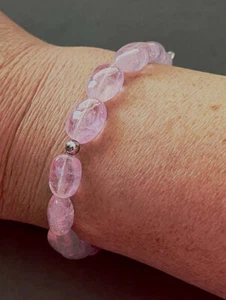 LALIQUE Pebble Pink Crystal Glass Beads Sterling Silver Tag Elastic Bracelet NIB - Picture 1 of 5