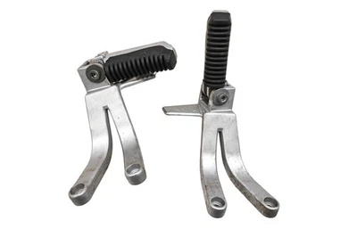 96 estriberas de pasajero izquierda y derecha Suzuki RF900R Foto 1 de 3