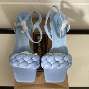 Women's Sandals Size 6#Studio# Baby Blue Comfort Shoes *New In Box* - Picture 1 of 10