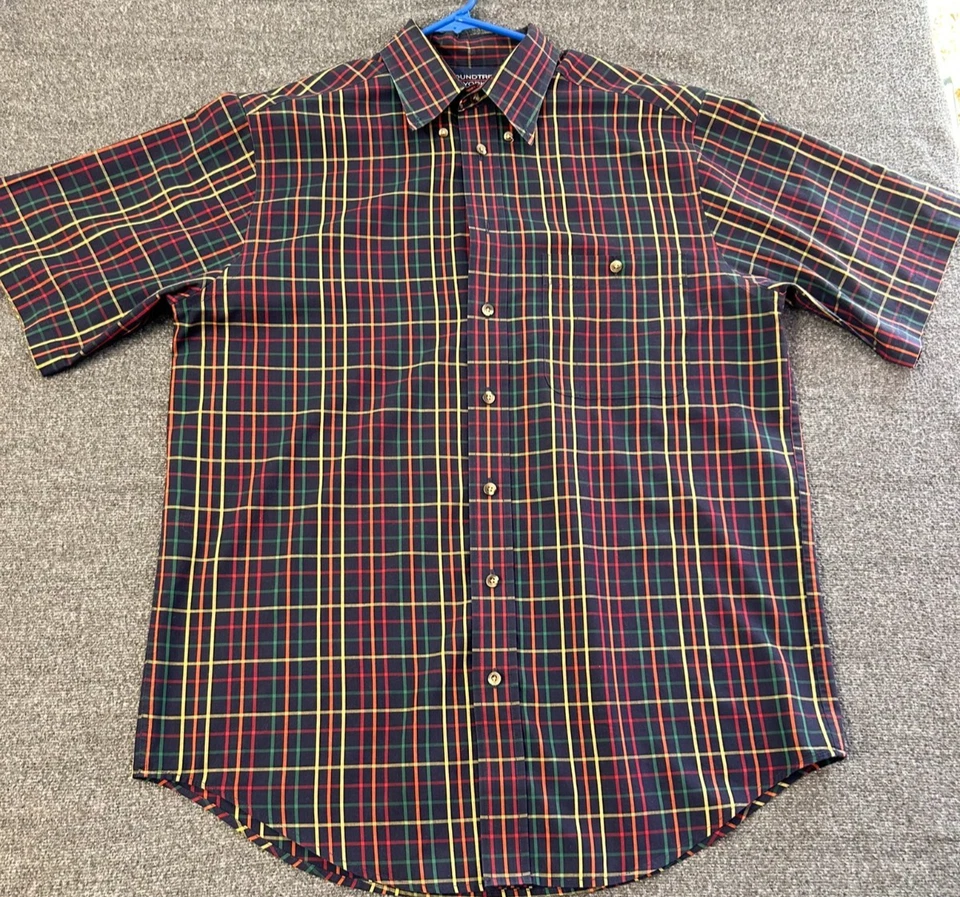 Camisa Para Hombres Roundtree & Yorke Manga Corta Sin Arrugas A Cuadros Abotonada Mediana Foto 1 de 4