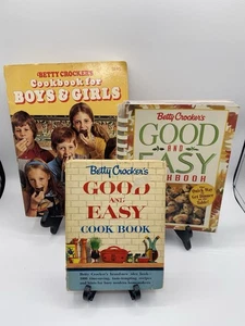 Vintage Betty Crocker Cookbooks Good And Easy & Cookbook For Boys & Girls  1975 - Foto 1 di 19