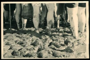 Piedi nel fango durante l'escursione in cotone - istantanea - mare di Wadden Watt - foto 10 x 7 cm - Foto 1 di 2