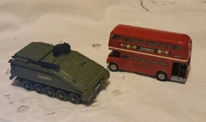 DINKY TOYS # 691-H VEHÍCULO ANTITANQUE ALVIS STRIKER y juguete Corgi transporte de Londres - Imagen 1 de 8