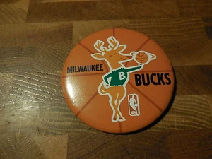 Vintage 1980's PINBACK BUTTON - MILWAUKEE BUCKS NBA (3.5-inch) - Picture 1 of 3