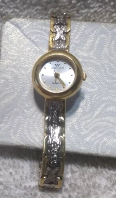 Reloj de Cuarzo Waltham Plata Brillo Oro Borde Banda Esfera Blanca Nuevo Murciélago Mujeres Excelente Foto 1 de 4