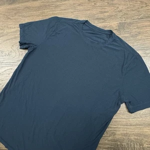 Vuori Shirt Mens Large Strato Tech Tee Navy Slim Short Sleeve Stretch V126 - Picture 1 of 7