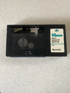 Recoton Adattatore per videocassette VHS-C vintage V164 - 4" x 1" x 7,5" - Foto 1 di 2