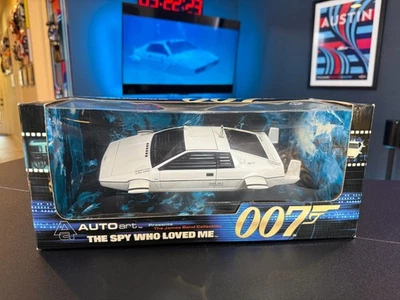 AUTOart 1/18 LOTUS ESPRIT 007 SUBMARINO James Bond El espía que me amaba nuevo en caja Foto 1 de 4